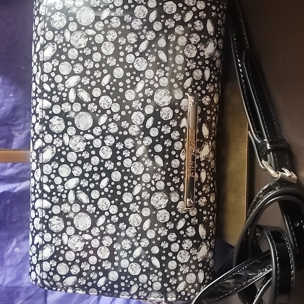 Betsey Johnson Diamonds Are A Girls Best Friend Crossbody EUC - Picture 3 of 8